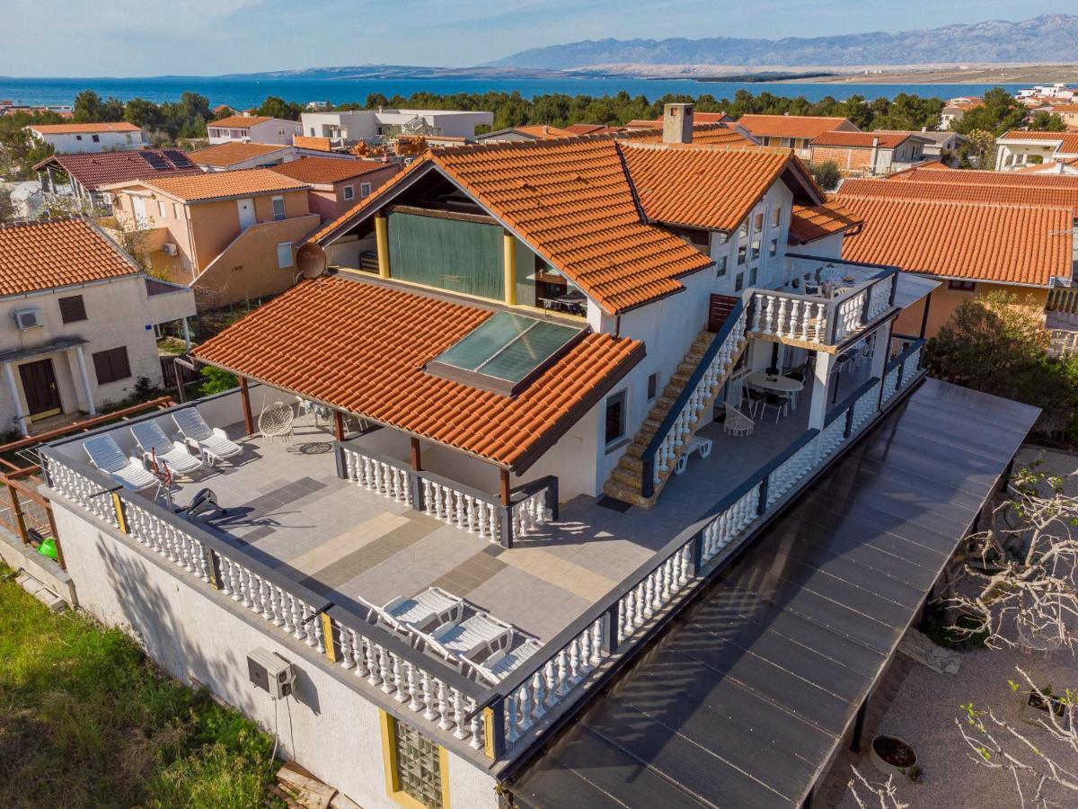 Apartments Villa Agape วีร์ ภายนอก รูปภาพ