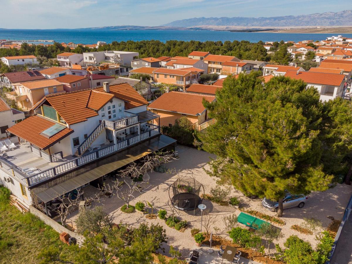 Apartments Villa Agape วีร์ ภายนอก รูปภาพ