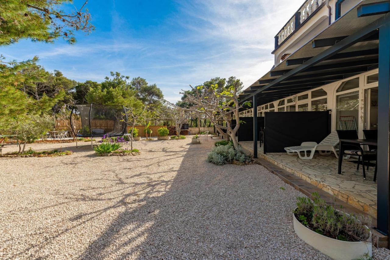 Apartments Villa Agape วีร์ ภายนอก รูปภาพ