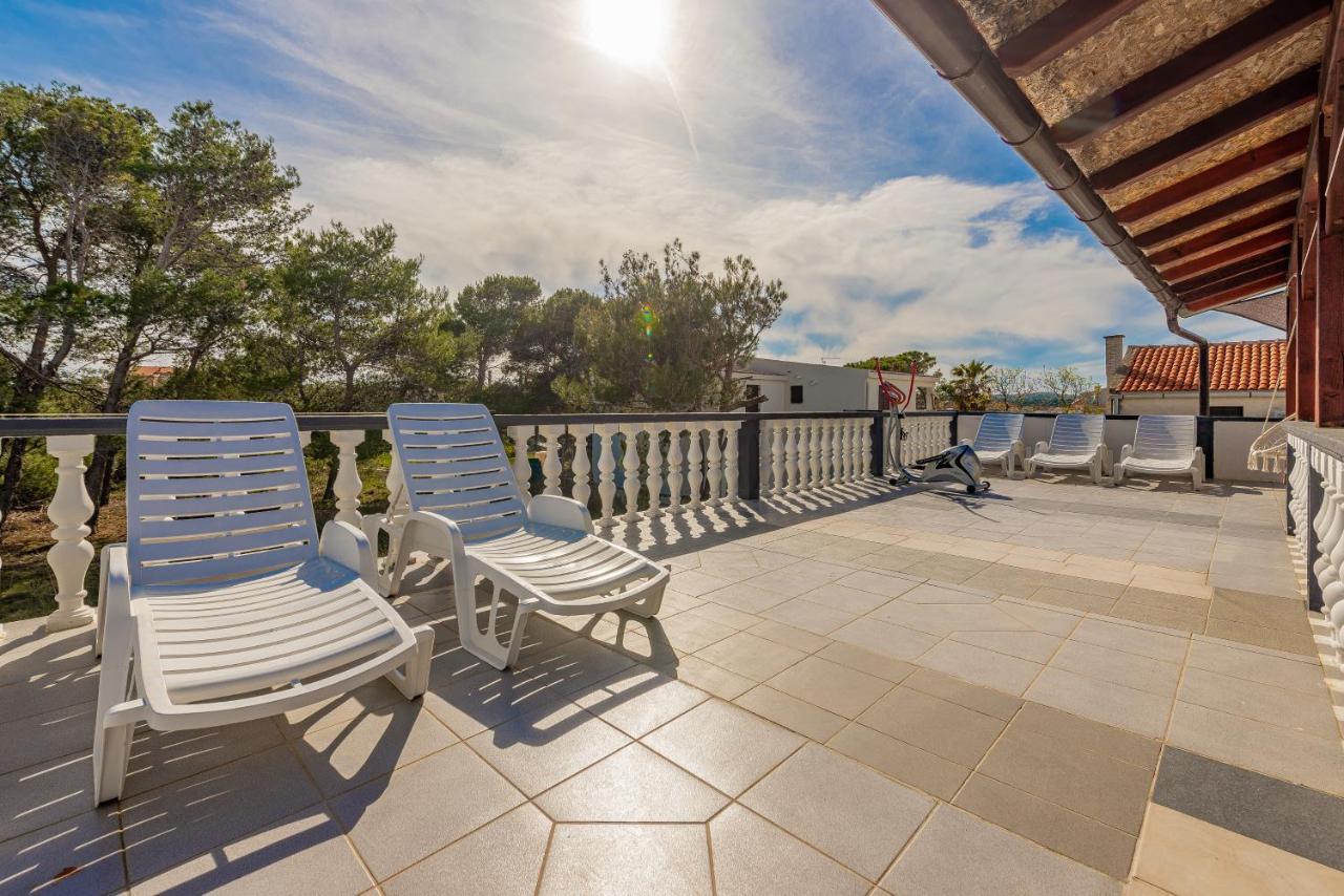 Apartments Villa Agape วีร์ ภายนอก รูปภาพ