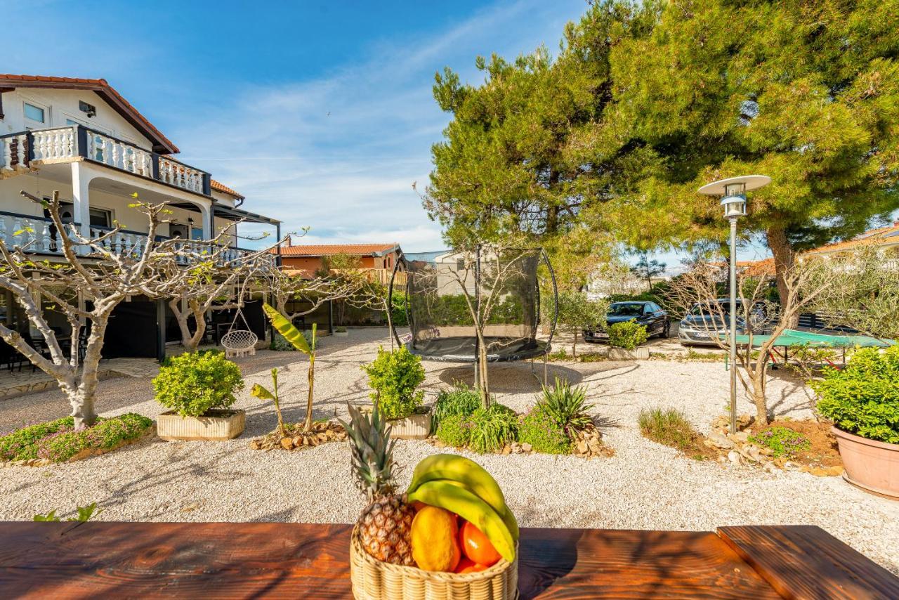 Apartments Villa Agape วีร์ ภายนอก รูปภาพ