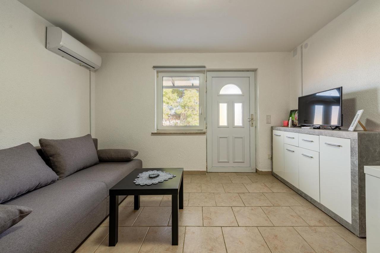 Apartments Villa Agape วีร์ ภายนอก รูปภาพ