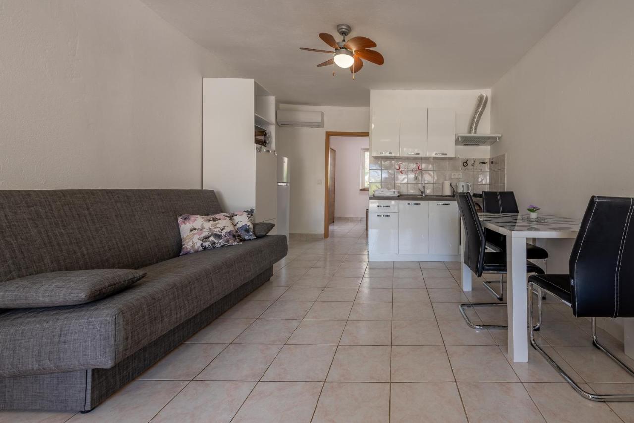 Apartments Villa Agape วีร์ ภายนอก รูปภาพ