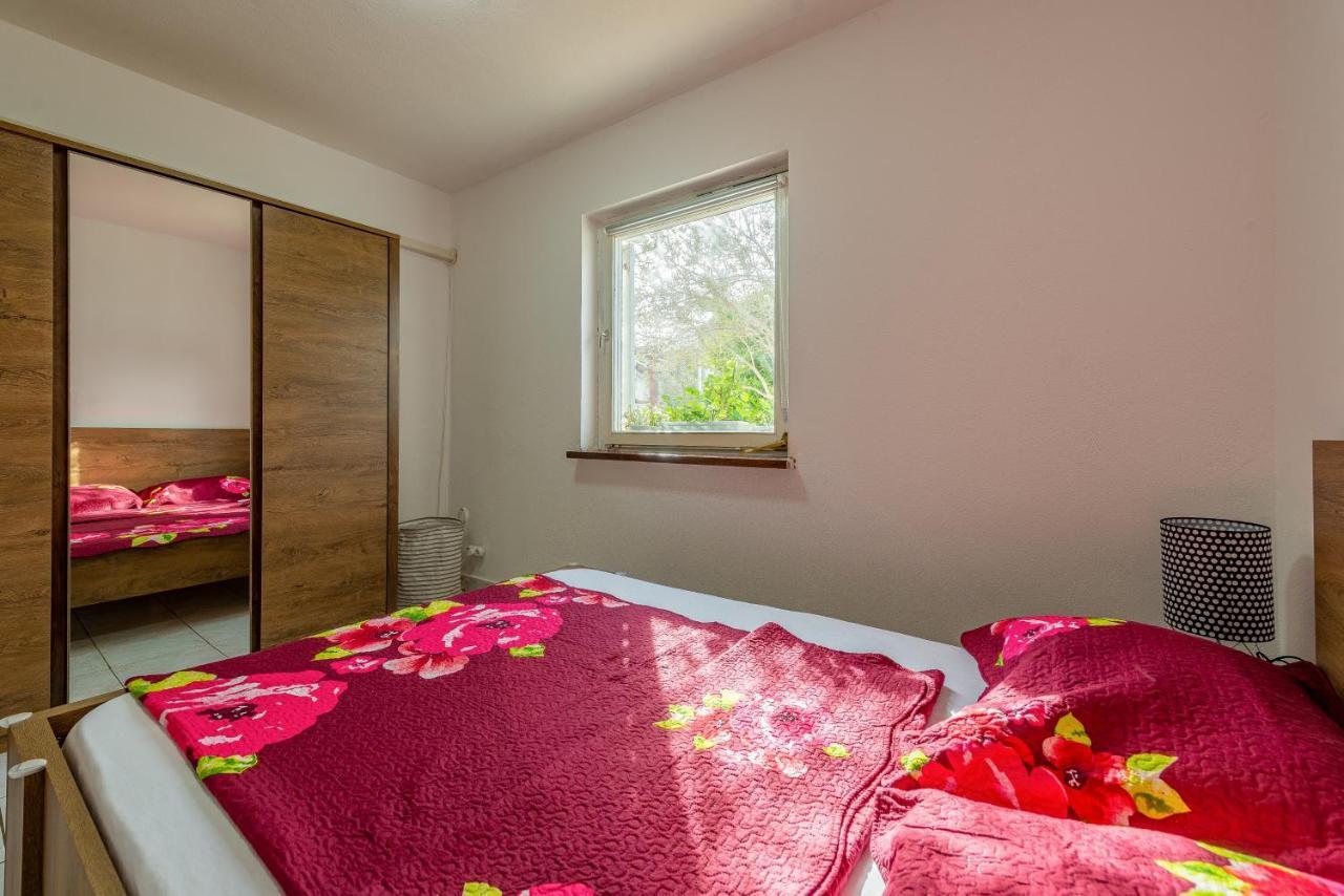 Apartments Villa Agape วีร์ ภายนอก รูปภาพ