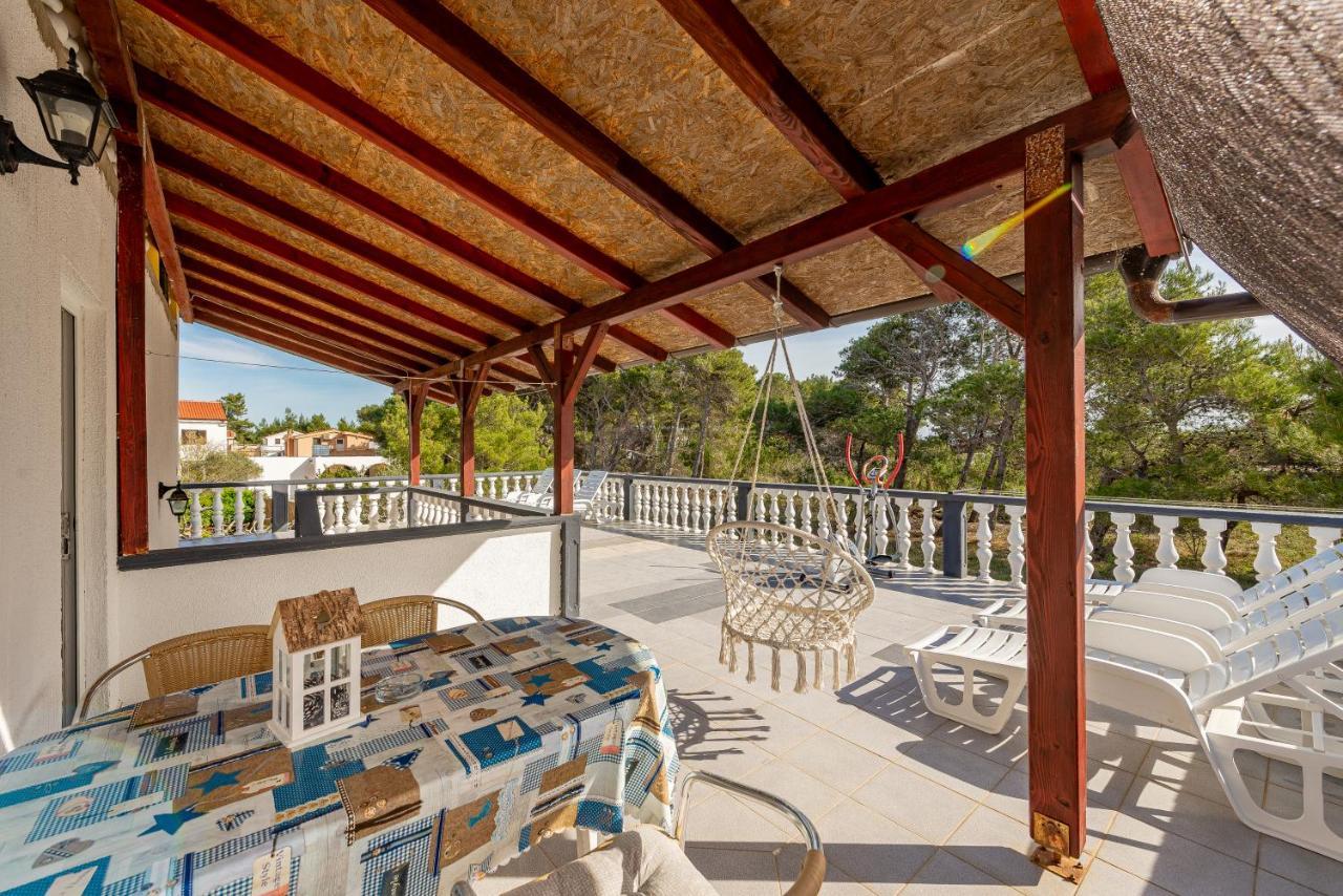 Apartments Villa Agape วีร์ ภายนอก รูปภาพ