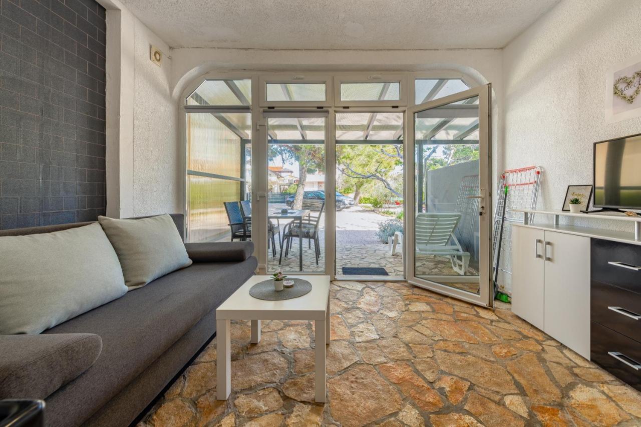 Apartments Villa Agape วีร์ ภายนอก รูปภาพ