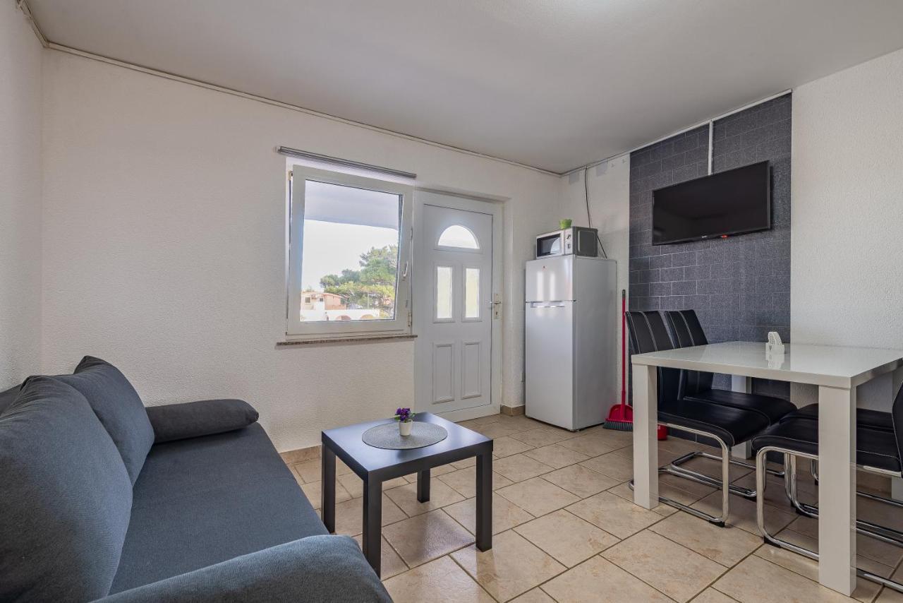 Apartments Villa Agape วีร์ ภายนอก รูปภาพ