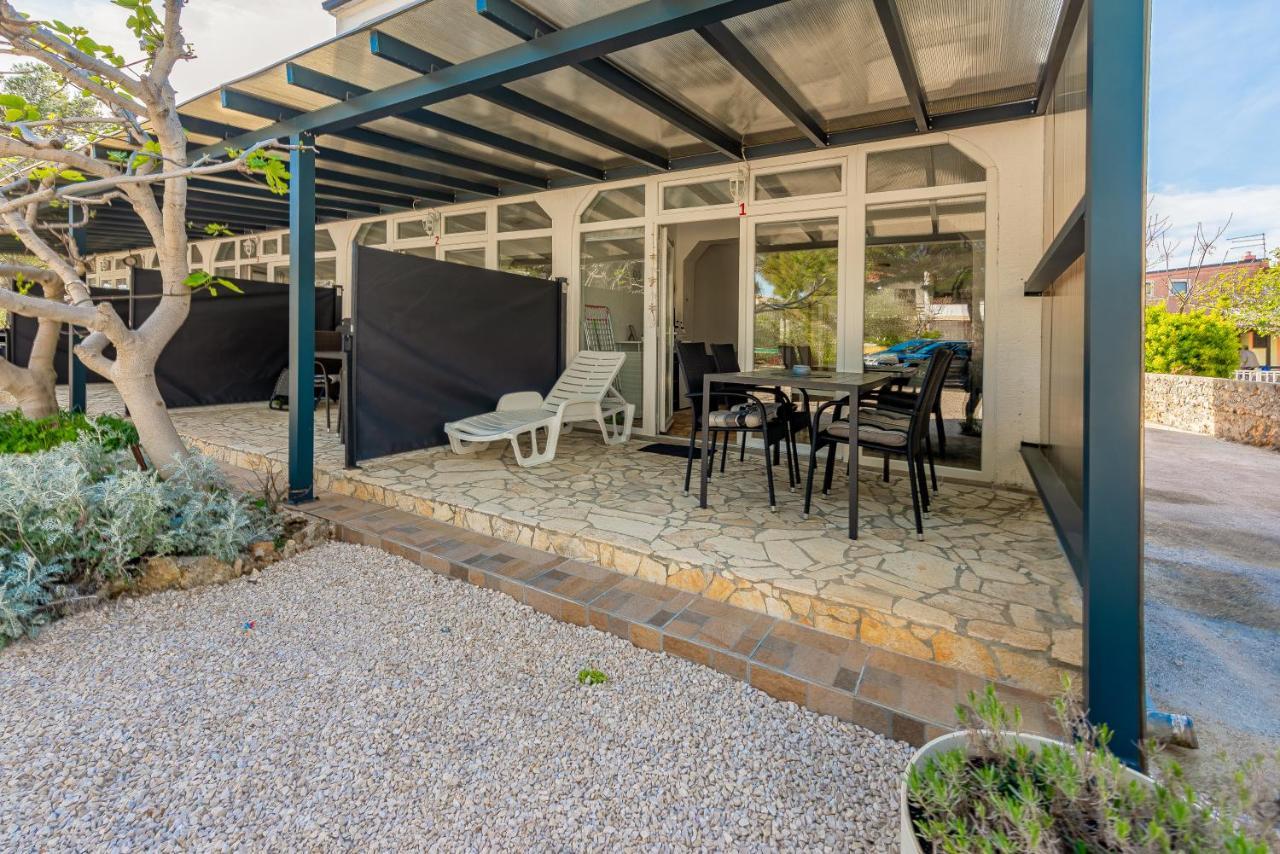 Apartments Villa Agape วีร์ ภายนอก รูปภาพ